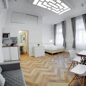 Toni 3*, Budapest Ungheria