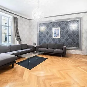 Carlton Apartamento